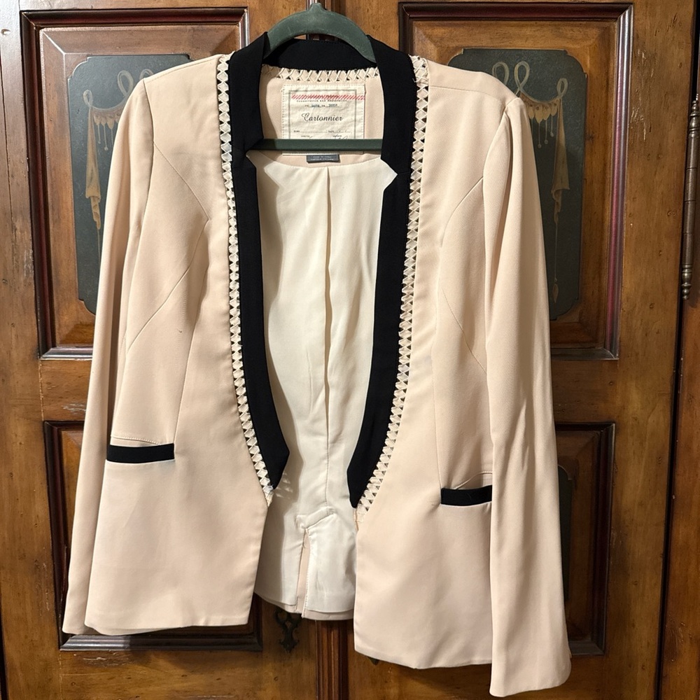 Cartonnier Cream Blazer with Black Accents